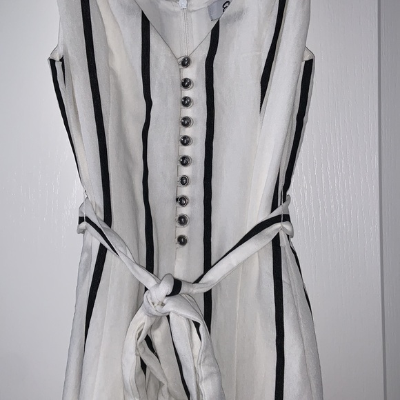 Evie Black and White stripped Romper size S - Picture 3 of 6